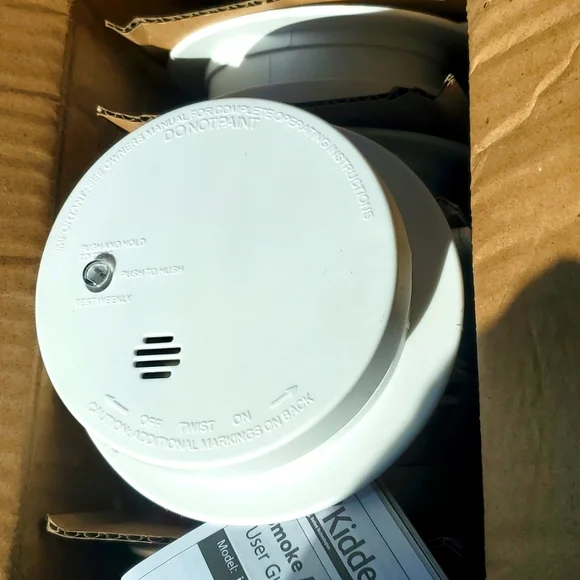 Lot 6 Kiddie Smoke Alarm Bundle 9v Batteries Included FRESH 2022! NIP New NIB - Picture 1 of 6